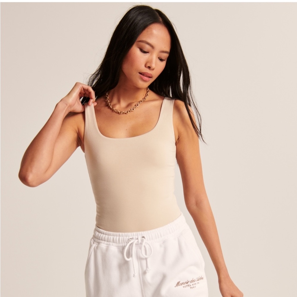 Abercrombie Cotton Blend Seamless Scoopneck Thong Bodysuit, size M, cream color